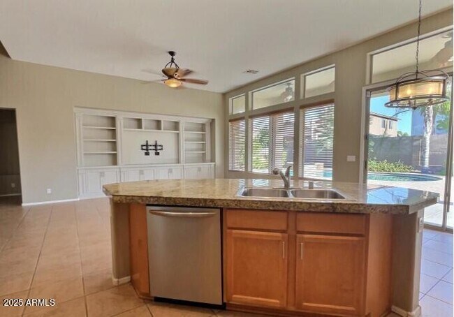 Photo - 923 E Aquarius Pl House