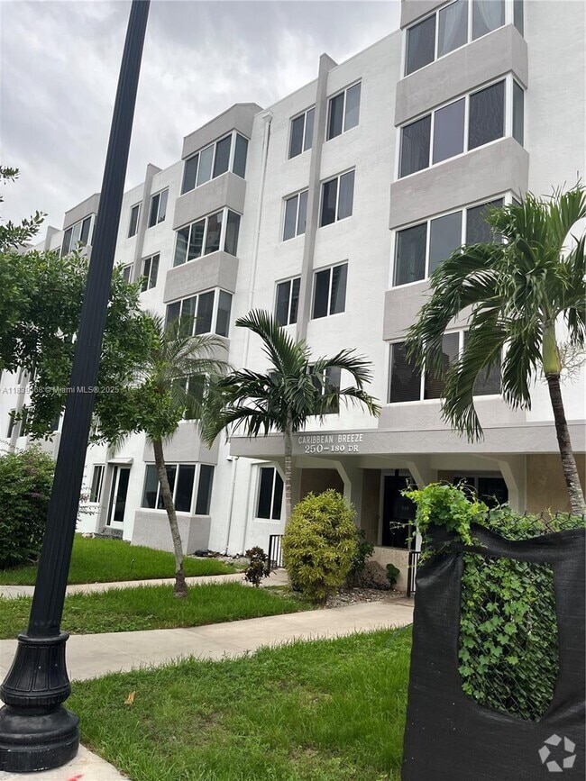 Building Photo - 250 180th Dr Unit 205 Rental