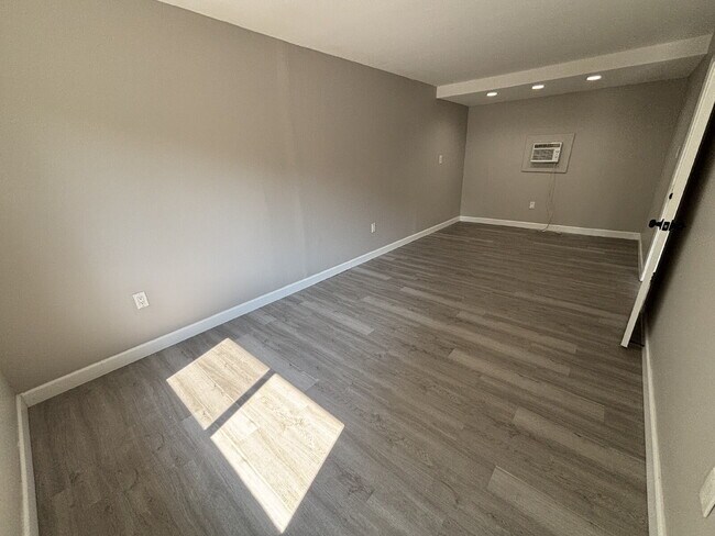 Photo - Newly Renovated House in Gary!