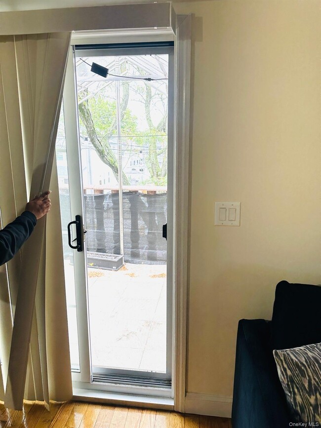 Photo - 114-32 168th St