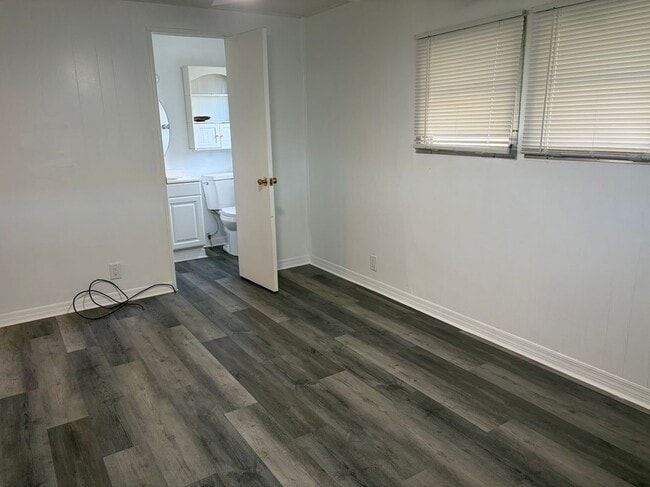 Photo - 5221 Beechmont Ave