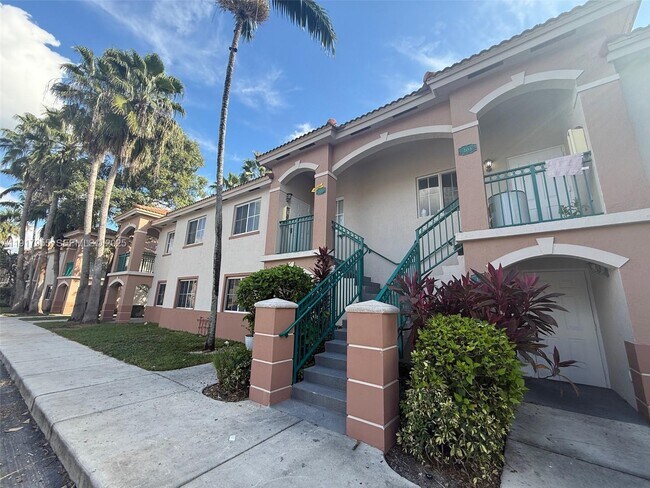 Building Photo - 2911 SE 13th Rd Unit 202-40