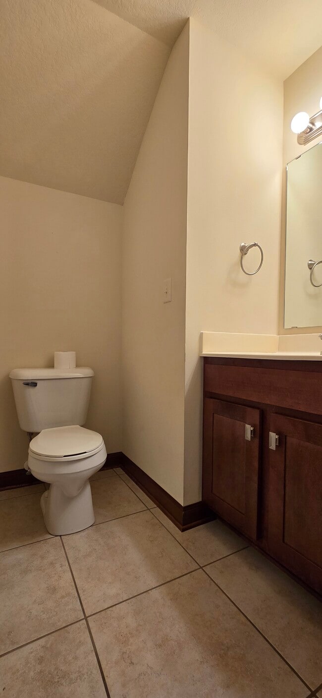 Photo - 821 SE Crossings Ln