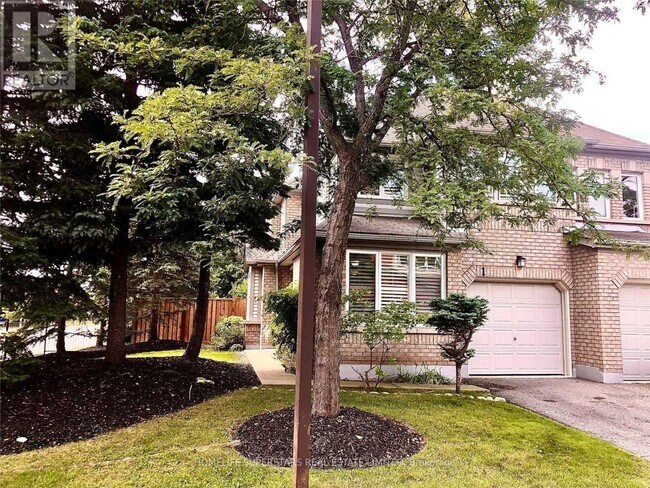 Photo - 2555 Thomas St