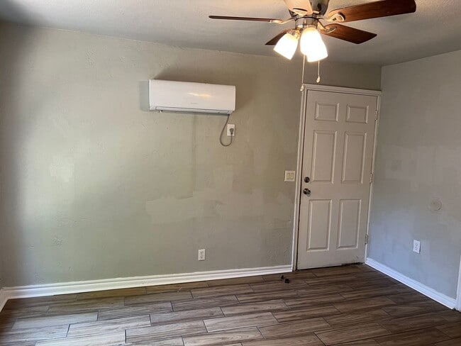 Photo - 2 Bed 1 Bath Newly Remodeled Home in Midwe...
