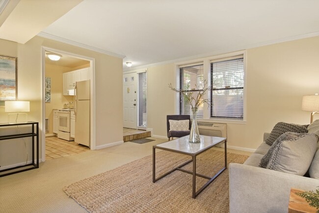 Photo - 2310 Ashmead Pl NW Unit 6