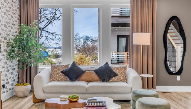 Building Photo - 1112 Baptist World Center Dr