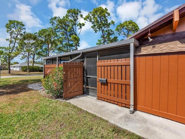Building Photo - 5620 Foxlake Dr