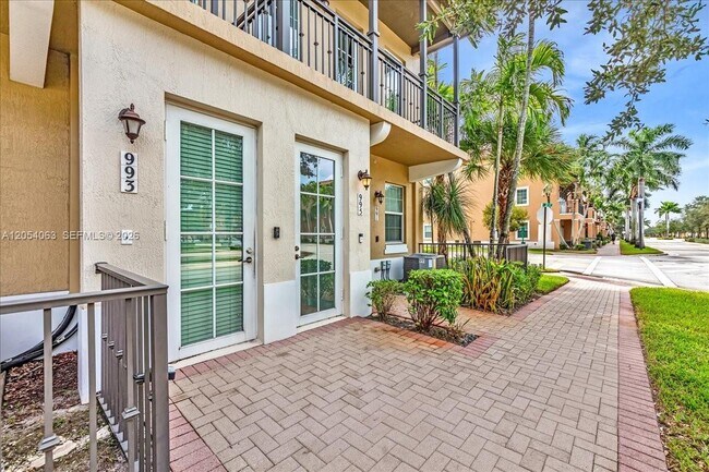 Photo - 995 SW 147th Ave
