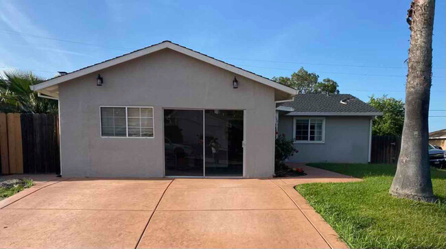 Photo - 100 Novato Dr House