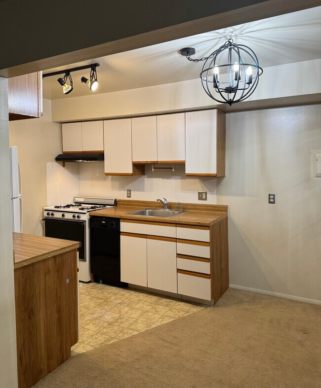 Photo - 125 Twin Oaks Dr