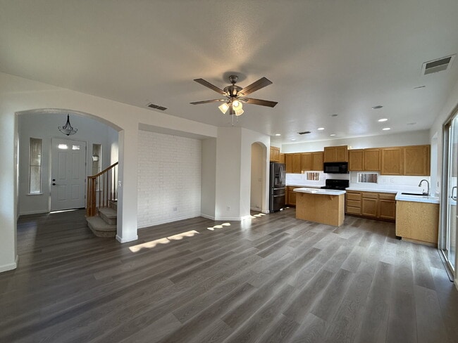 Photo - 3 Bedroom 3 Bath Beauty in West Sacramento!