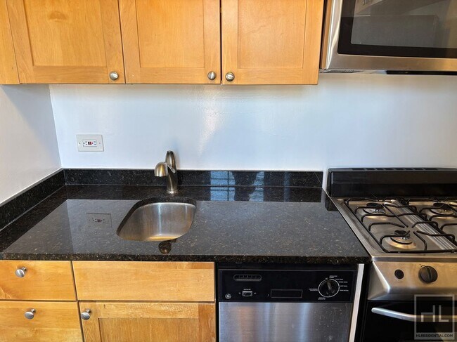 Photo - Christopher Street Unidad 14H