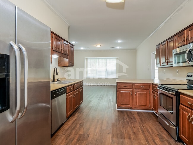 Photo - 6895 Clearpoint Dr