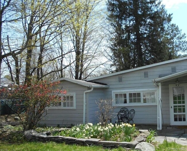 Building Photo - 88 Rock City Rd