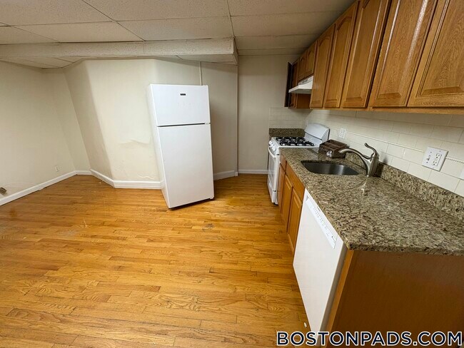 Photo - 43 Bay State Rd Unidad B