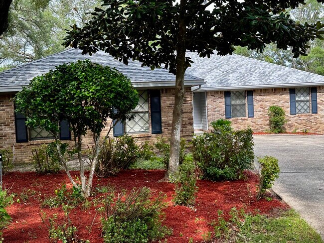 Photo - 109 Dominica Way