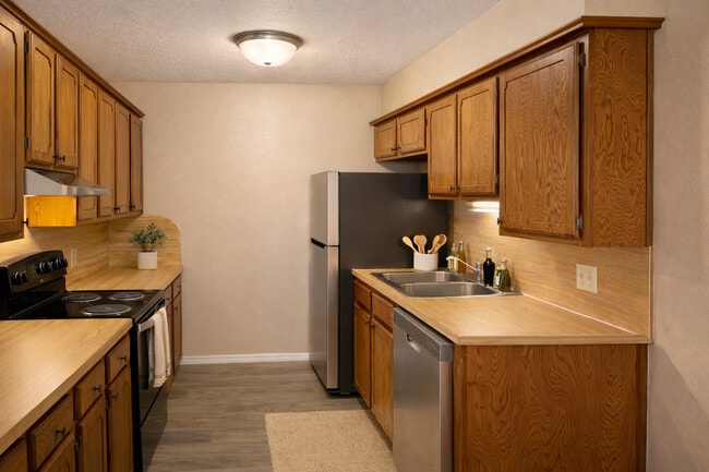 Solara 2 bedroom Kitchen - La Villa Apartments