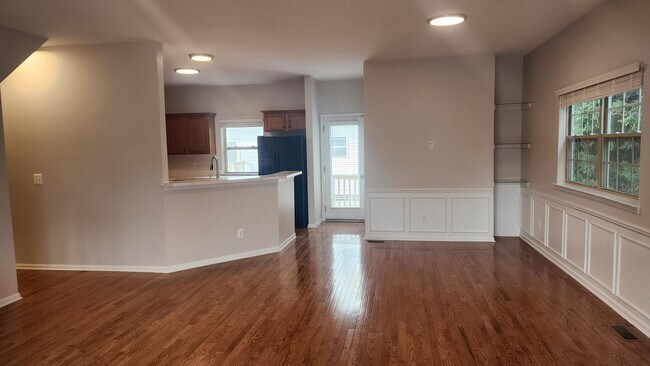 Photo - 1574 Kessler Ave