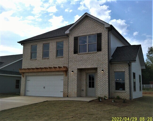Photo - Spacious Home for Rent in Meridianville, AL... Available to View Now!!!