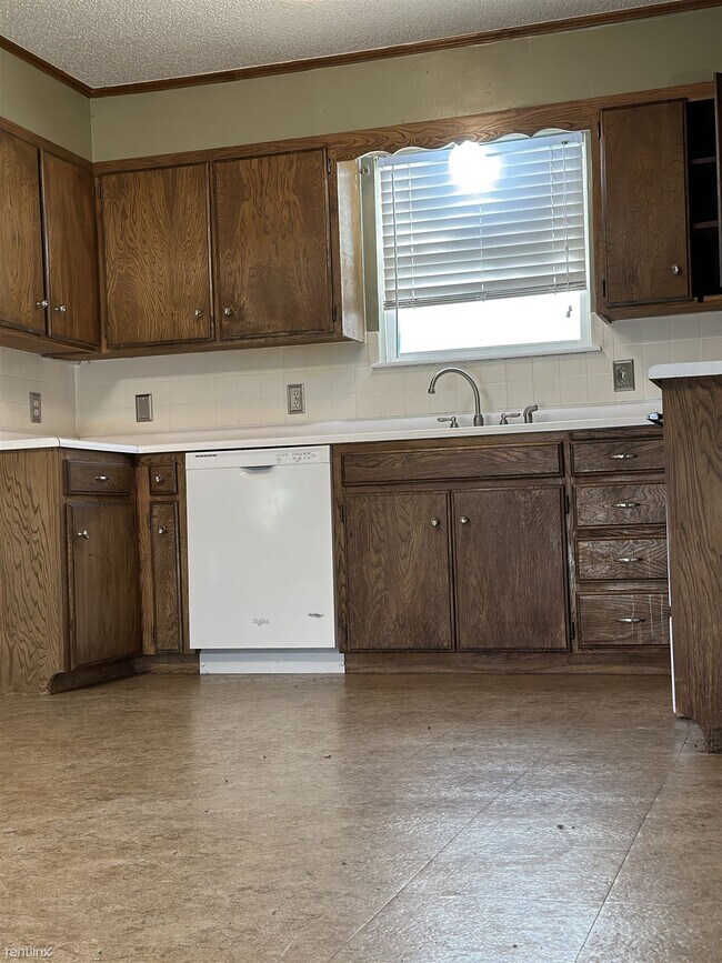 Photo - 2 br, 2 bath Duplex - 4470 Ridgecrest Circ...