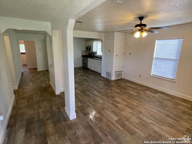 Building Photo - South SA Renovated Gem Rental