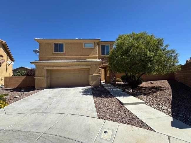 Building Photo - BEAUTIFUL 3 BEDROOM HOME WITH LOFT LOCATED...