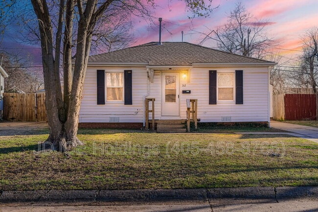 Building Photo - 312 E Jacobs Dr