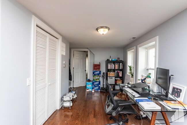 Photo - 2335 W Moffat St Unit 2335 W Moffat