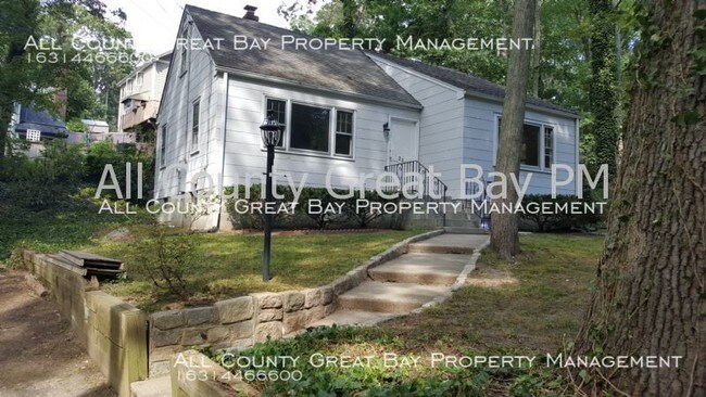 Gorgeous Full House rental with BEACH rights! - Gorgeous Full House rental with BEACH rights!