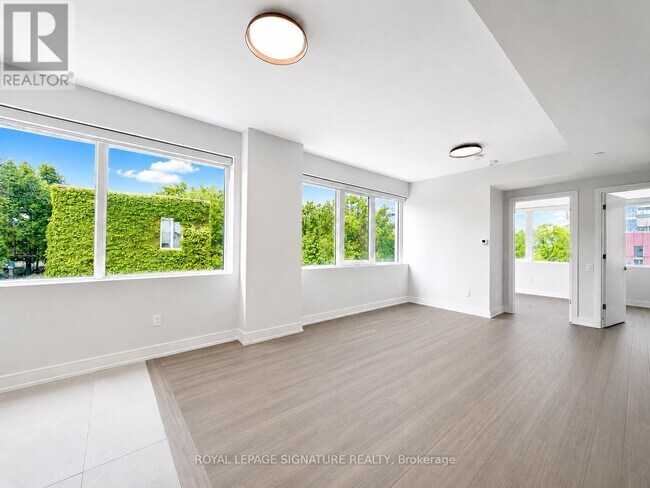 Photo - 664 Spadina Ave. Unit 204