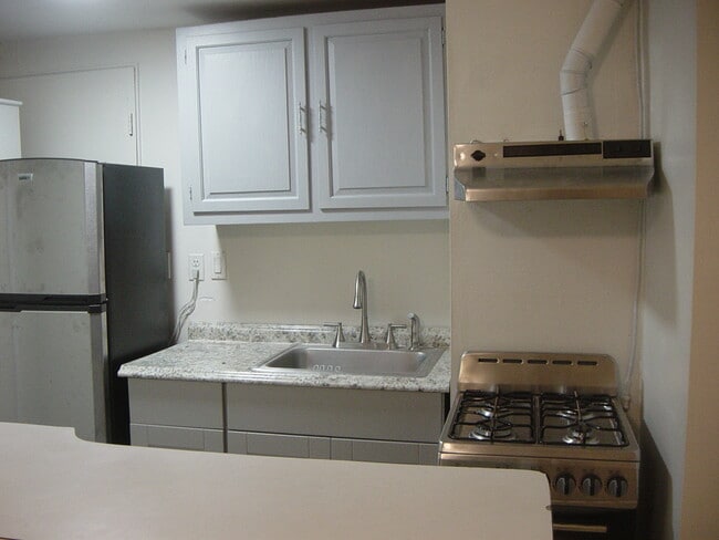 kitch - 283 Coronado St Unit Apt for rent