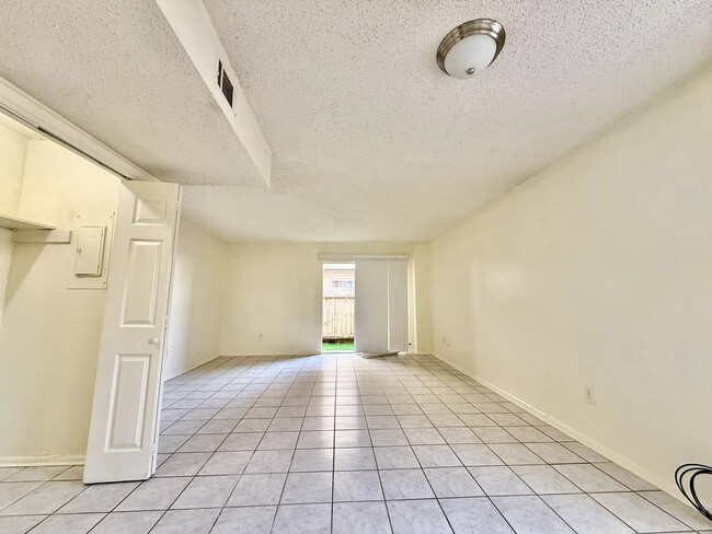 Photo - 1620 Newport Pl