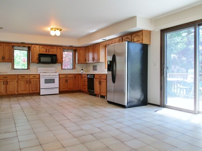 Photo - 362 Wilson Ave Unit 2