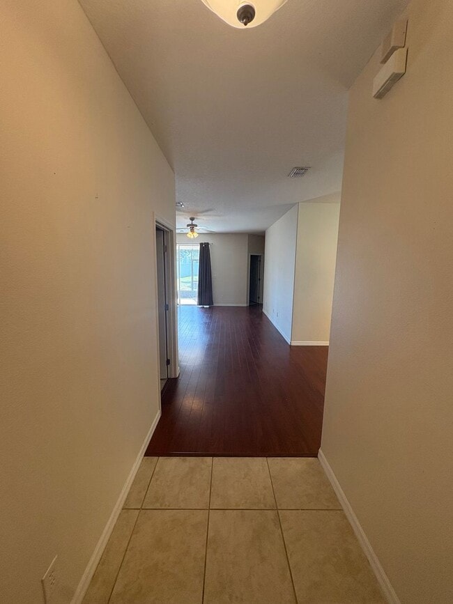 Building Photo - 3 Bed / 2 Bath Home in Mt. Dora – w/ Amenities!