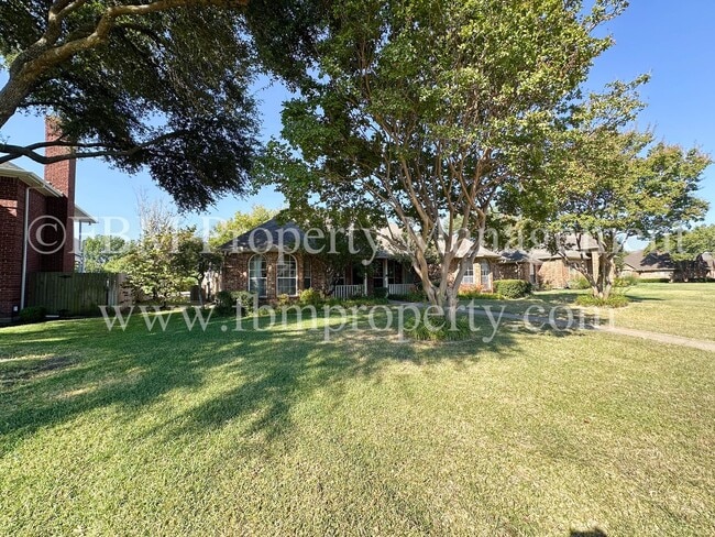 Photo - 803 Lakeway Dr