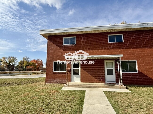 Photo - 730 Pierce St S