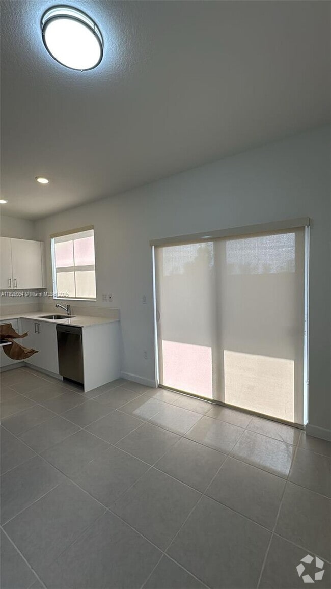 Building Photo - 2856 SE 26th Ter Rental