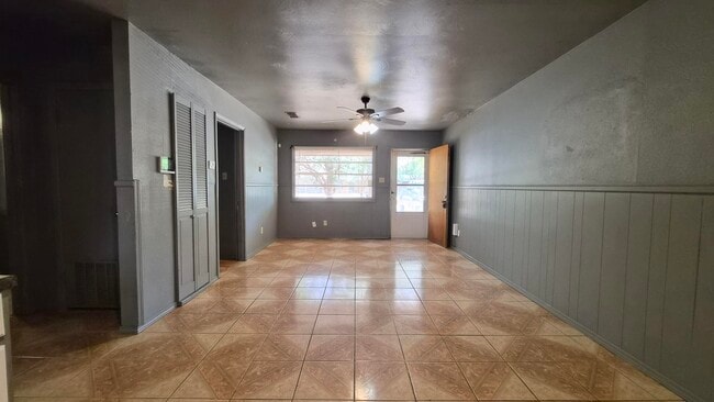 Photo - 6108 Avenue W