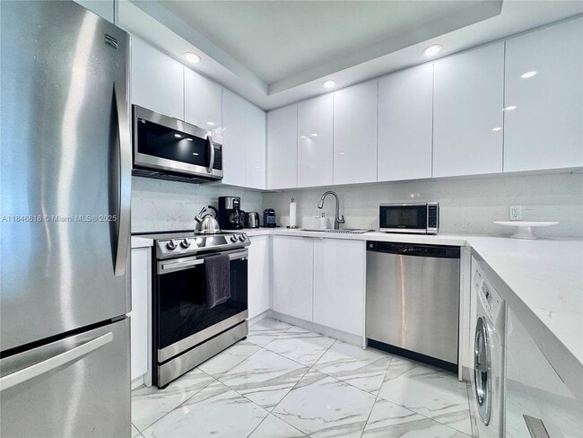 Building Photo - 2851 NE 183rd St Unit 1508E Rental