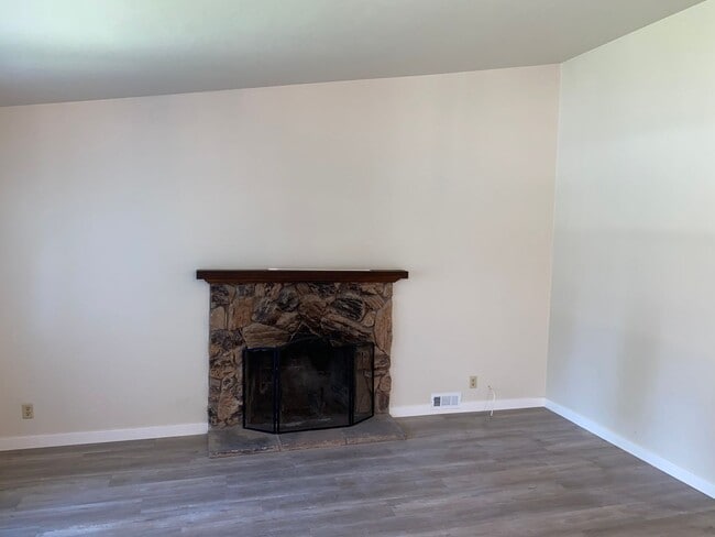 2720 Summerfield Dr