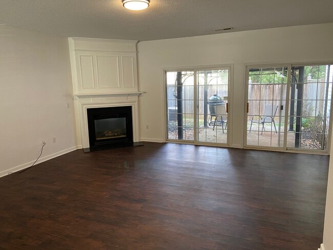 Photo - 228 Braelock Dr