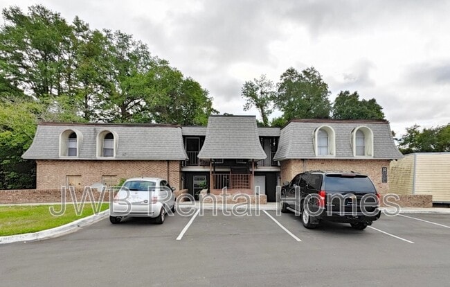 Building Photo - 7201 Arlington Expy Rental