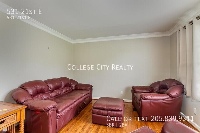 Photo - 531 21st St E