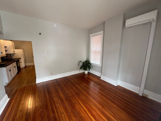 Photo - 2711 W Grace St Unit Apt. 02