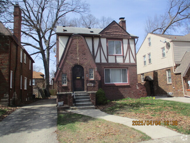 Building Photo - 17573 Monica St Rental