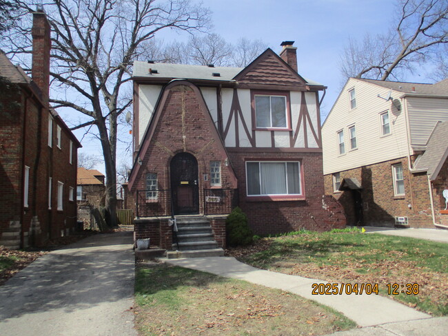 Photo - 17573 Monica St House