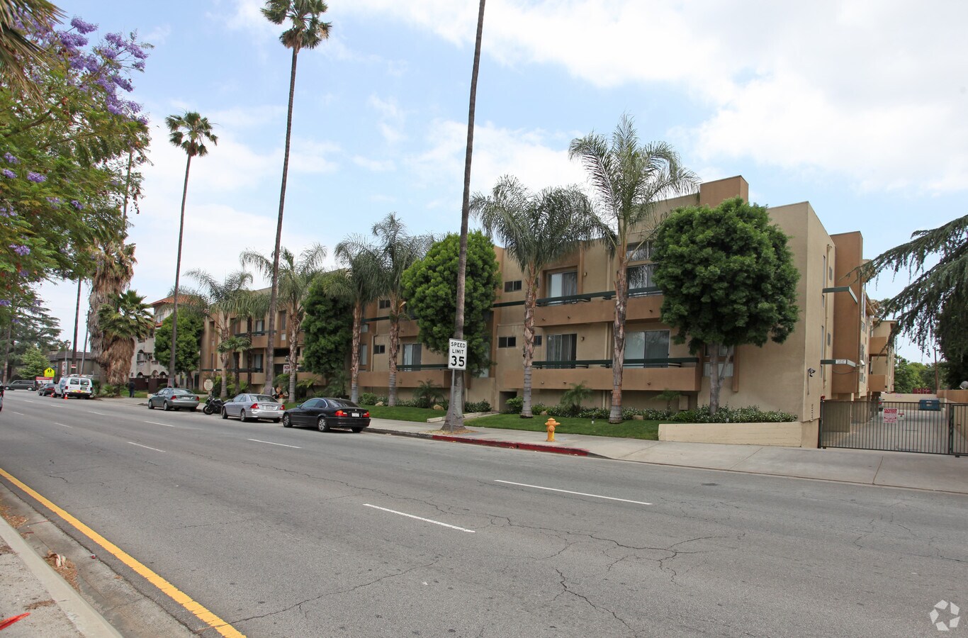 Mandalay Palms - Mandalay Palms Apartments