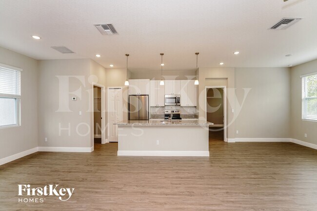 Photo - 3120 Halsey Ave SE