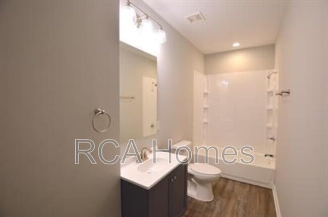 Photo - 3501 N Illinois St